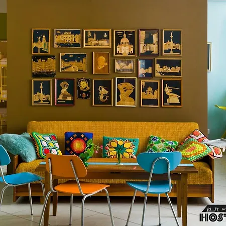 אכסניה Press *